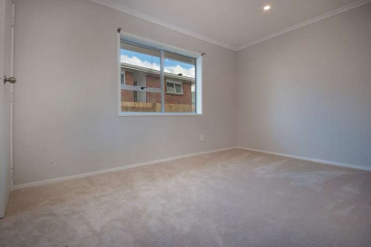 5 Solar Road Glen Eden_14