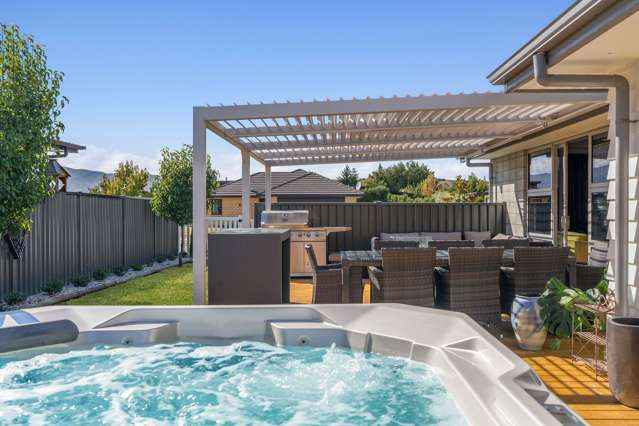 Smart Buying in High-Demand Albert Town