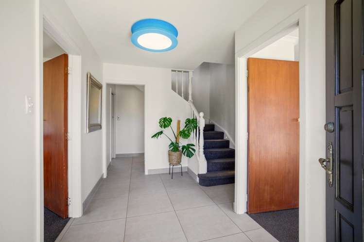 4 Larkhill Place Russley_25