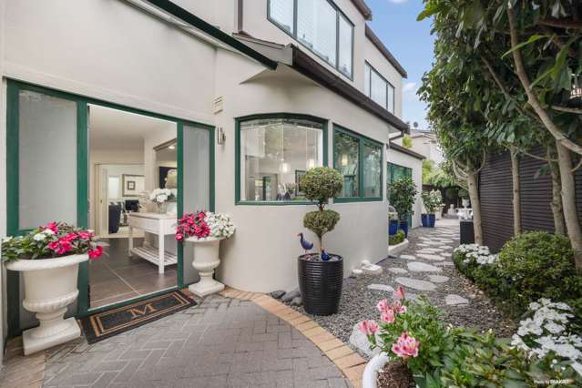 Stunning Family Sanctuary in Mellons Bay