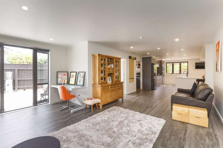 2 Huata Place West End_11