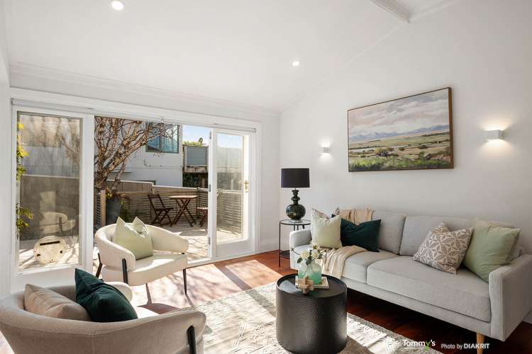 24 Wha Street Lyall Bay_3