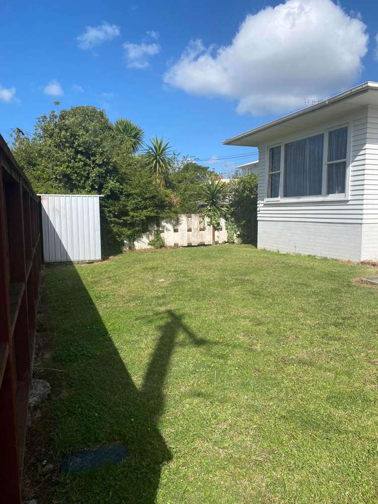 23 Woodford Avenue Henderson_17
