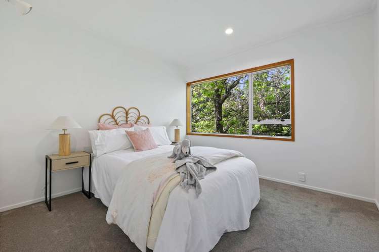 13 Seymour Road Mellons Bay_17