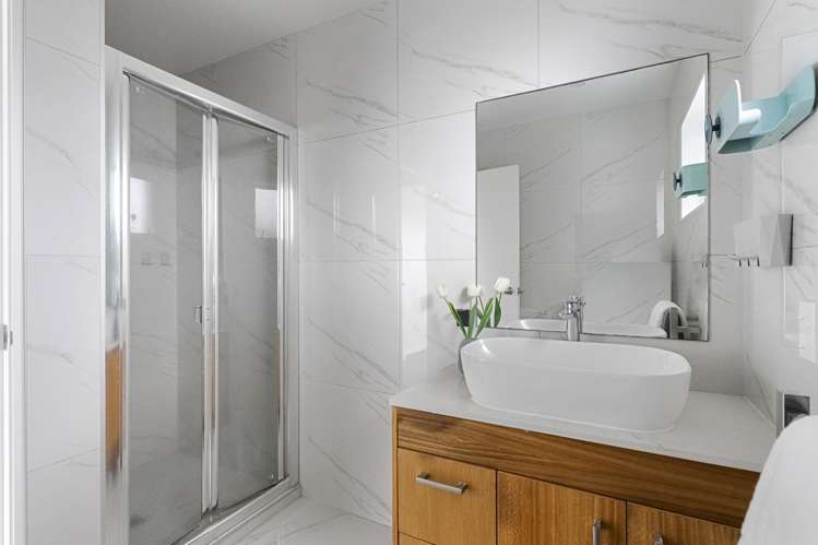 2/9 Colmar Road Mellons Bay_23