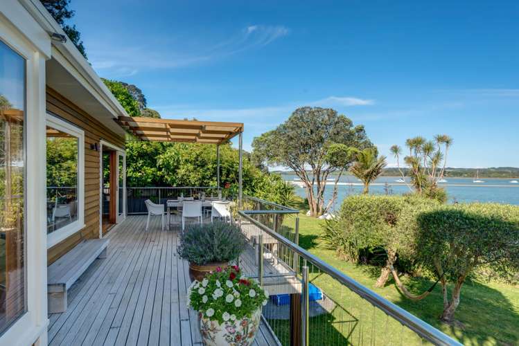 49 Pohutukawa Avenue Cockle Bay_1
