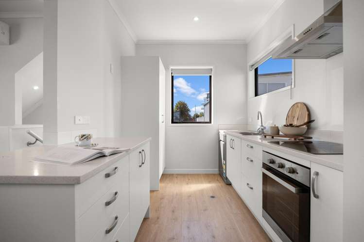 8/5 Peachgrove Road Te Atatu Peninsula_8