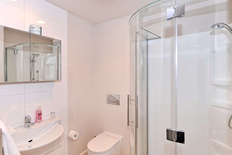 6/7 Bisley Avenue Moana_18