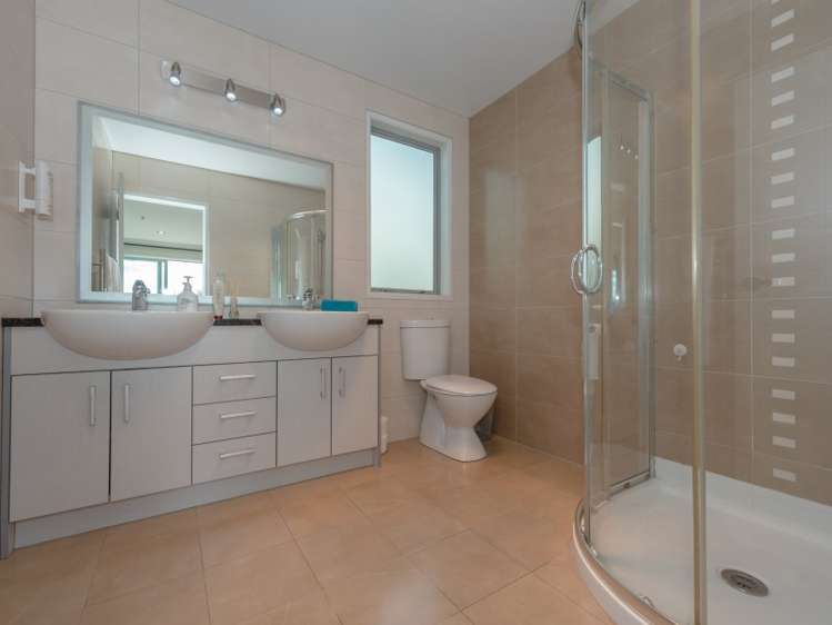 4 Heathfield Avenue Huntington_12