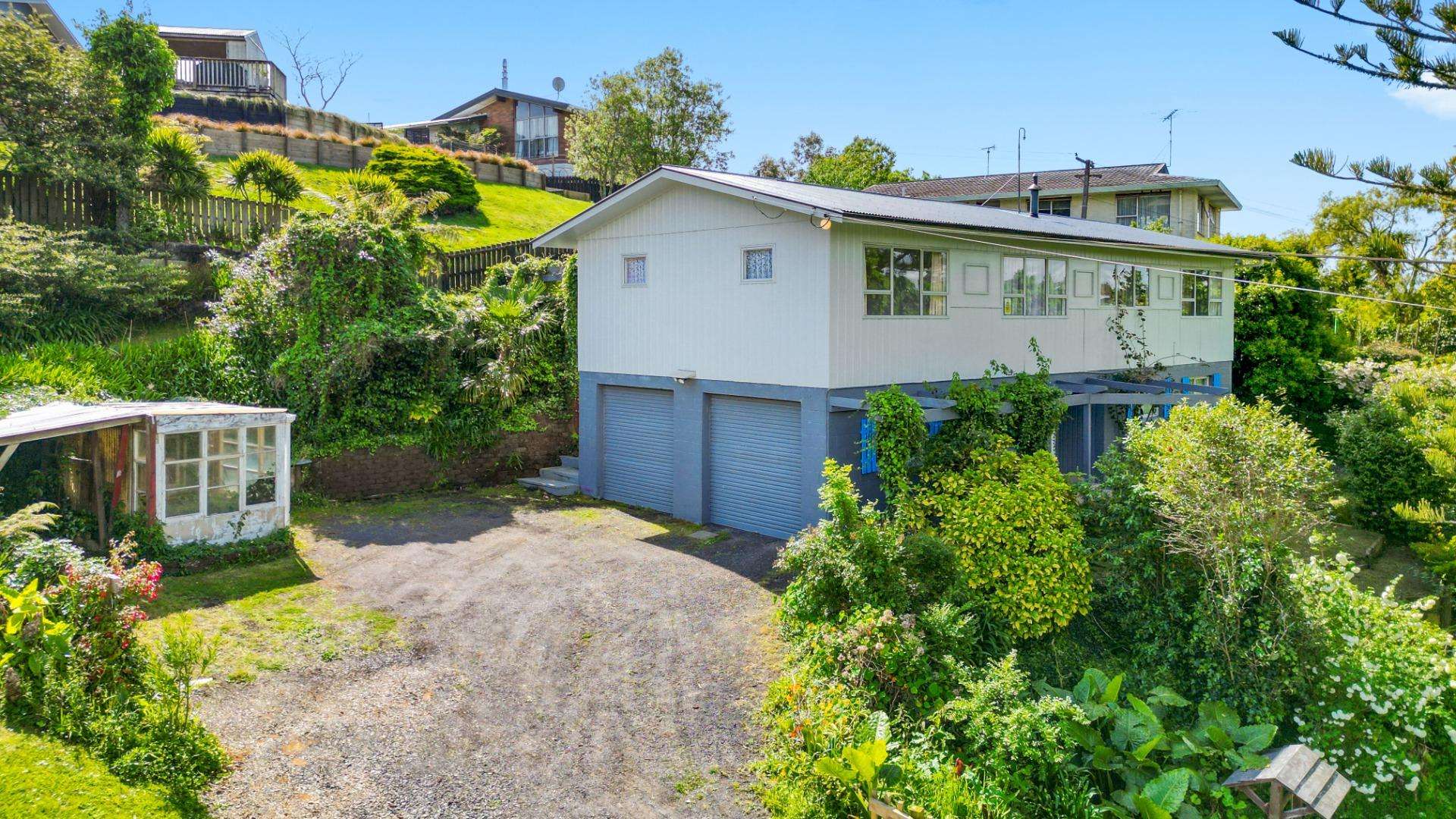 12 Starr Street 11330_0