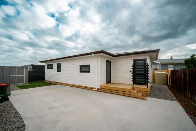 Near New Charming 3-Bedroom Home in Prime Hamilton Location