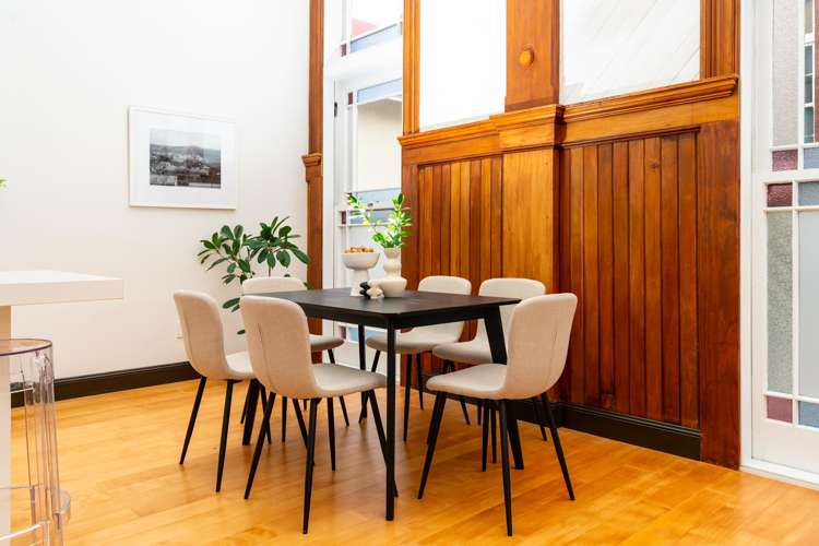 2/235 Adelaide Road Newtown_5