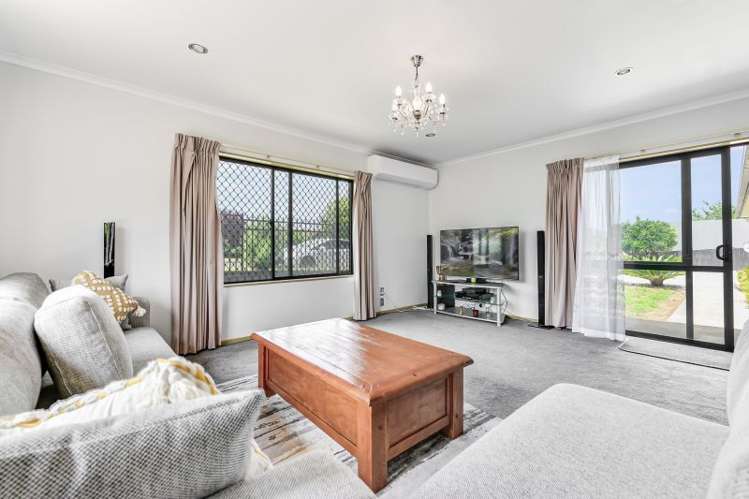 47 Somerton Drive Huntington_8