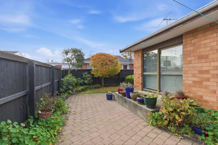 2/1 Karnak Crescent Avonhead_19