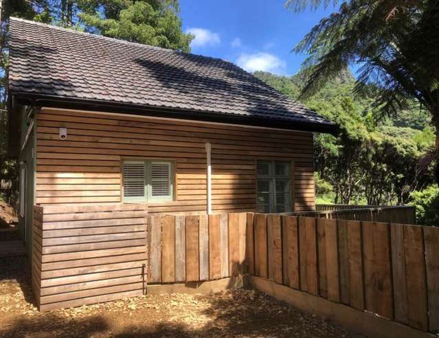 Where Bush Meets Sea, Flexible Living in Littl...