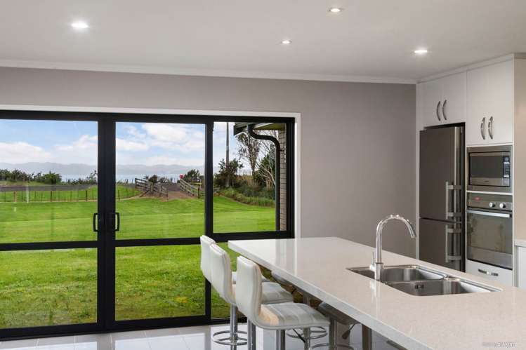184 Grahams Beach Road Awhitu_10