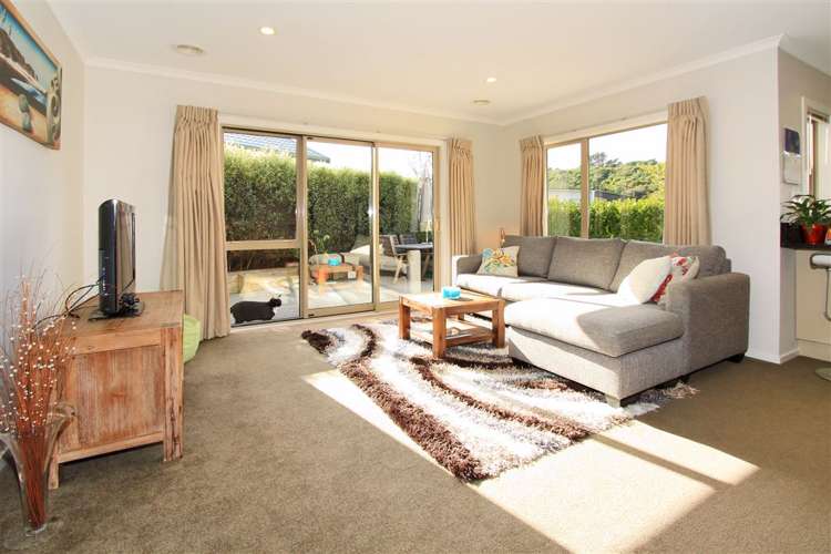 42 Te Puia Drive Aotea_10