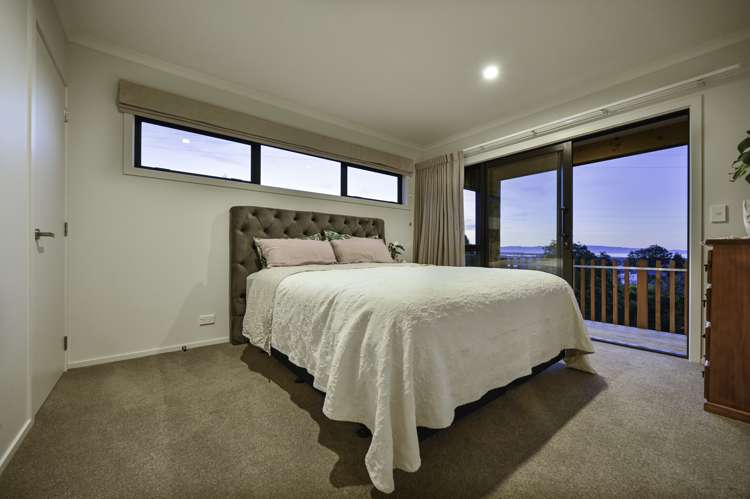 15 Woodford Lane Stoke_16