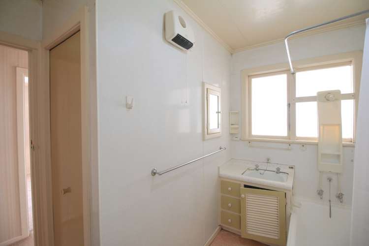 217a Queens Drive Windsor_13