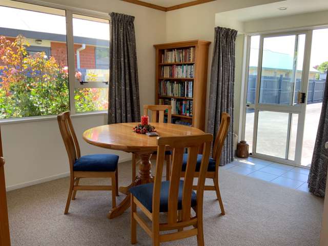 2/378 Burnett Street Ashburton_1