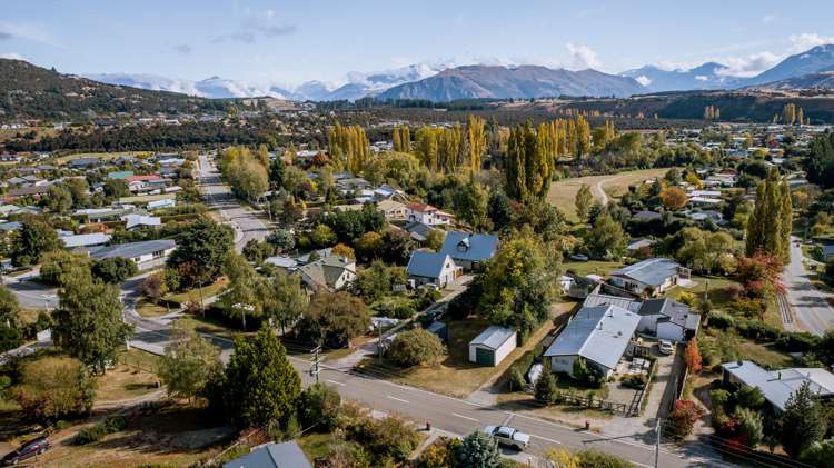 18 Dale Street Albert Town_5