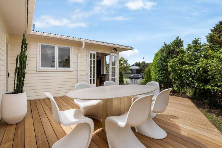 16 Brennan Avenue Te Atatu Peninsula_7