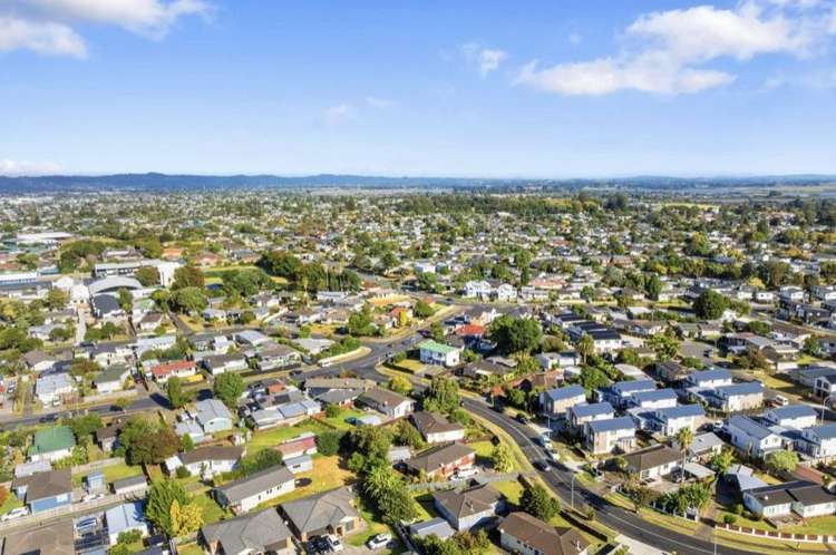 64 Sunlands Drive Manurewa_38