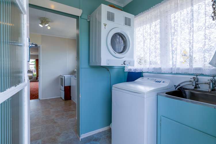 11 Archlynn Road Kelston_12