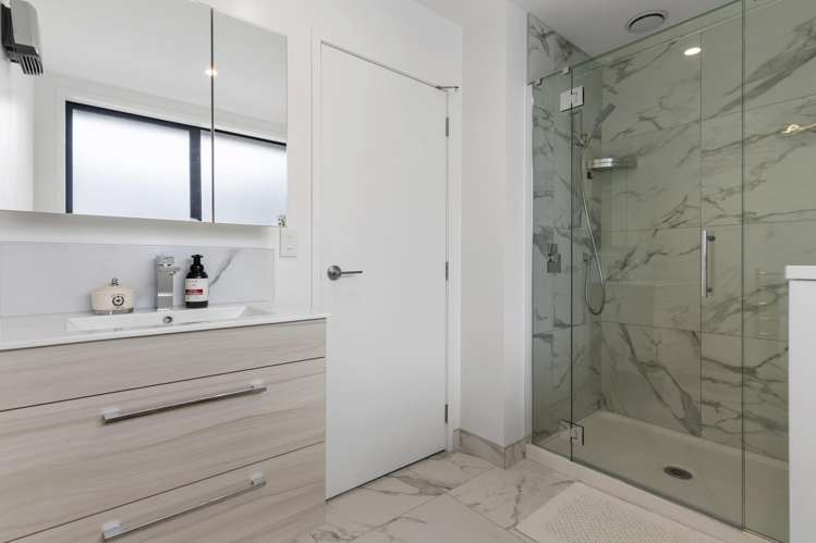 10/10 Yeovil Road Te Atatu Peninsula_15