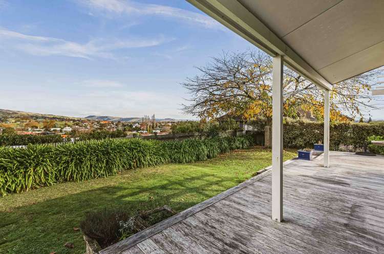 10 Busby Hill_1