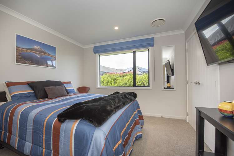 17 Alan Livingston Drive Cambridge_11