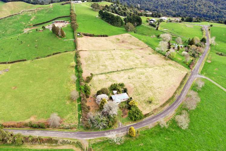 49 Dickey Flat Road Waikino_13