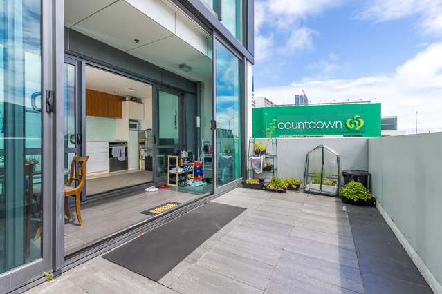 111/2 Dockside Lane Auckland Central_1
