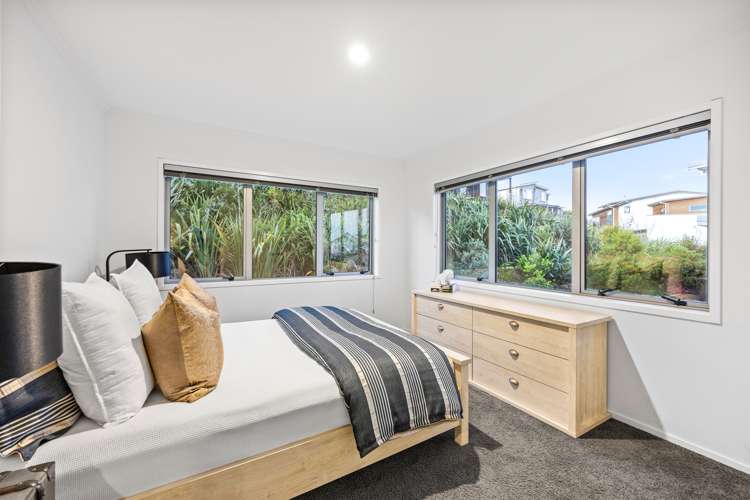 8 Tuatini Place Long Bay_17