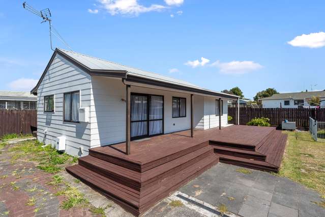 7 Emma Place Pukete_1