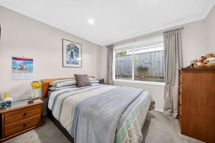 5 Tarata Grove Lansdowne_12