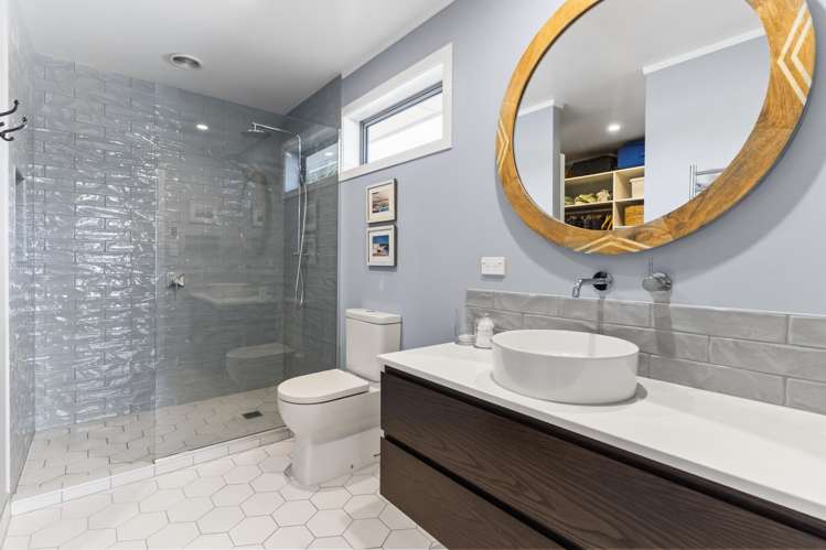 1 Karaka Road Beachlands_16