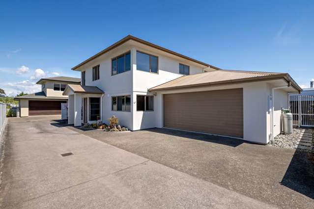 Beautiful and Central Four-Bedroom House available!