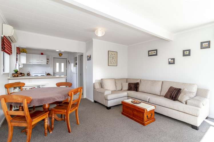 68b The Esplanade Westshore_5