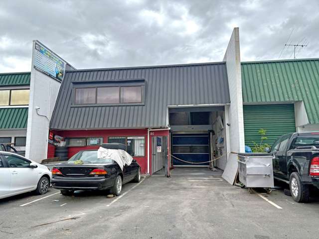 150M² INDUSTRIAL UNIT FOR URGENT SALE