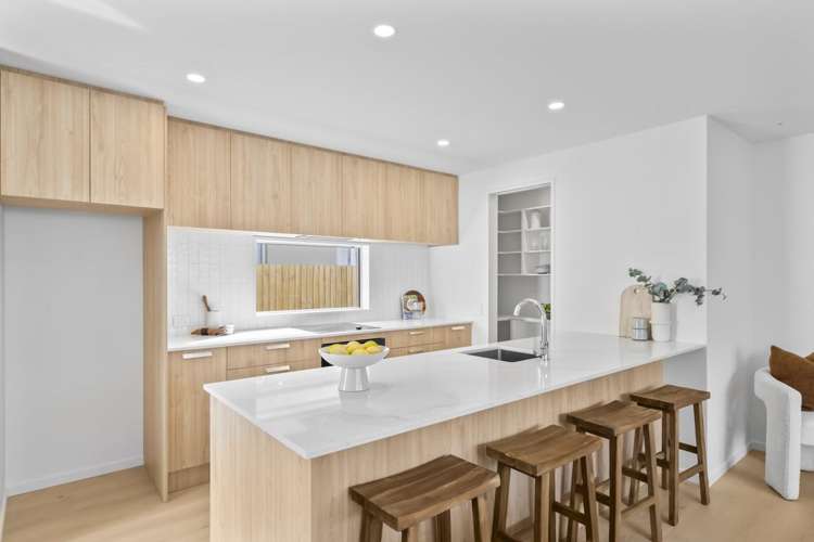 1-4/36 Evesham Crescent_3