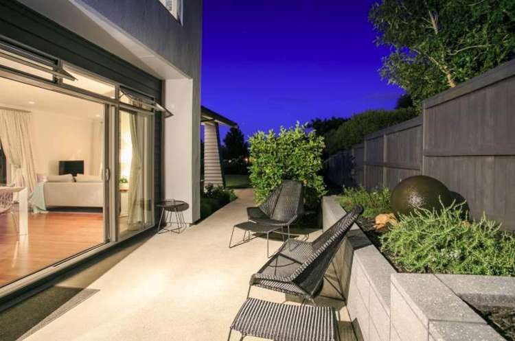 54 Shelter Drive Greenhithe_16