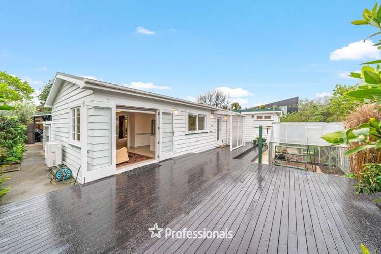 8 Willoughby Street Woburn_11