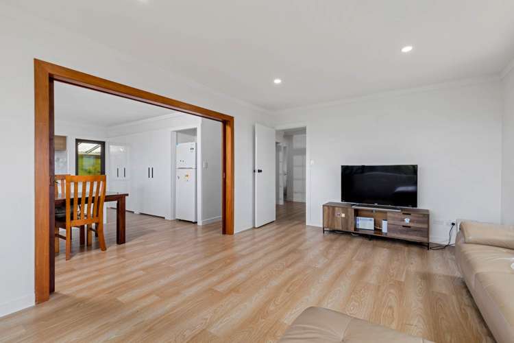 2/126 Carlisle Road Browns Bay_5