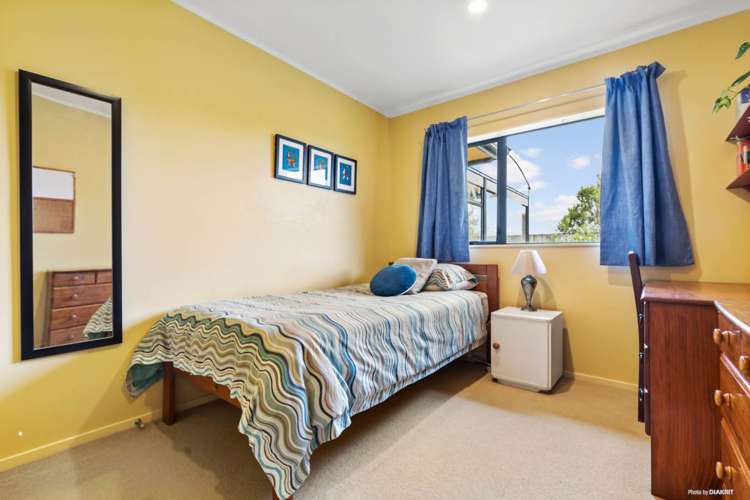 32 Baulcomb Parade Windsor Park_12