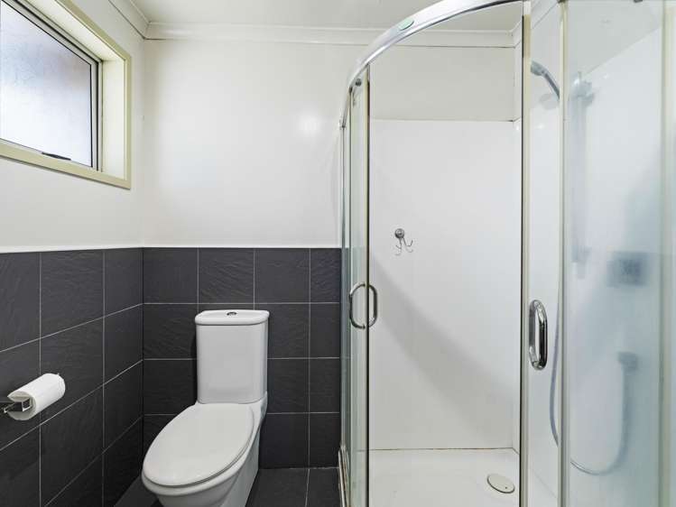 8 Suwyn Place Manurewa_16