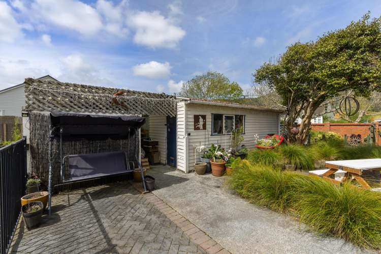 89 Waddington Drive Naenae_21