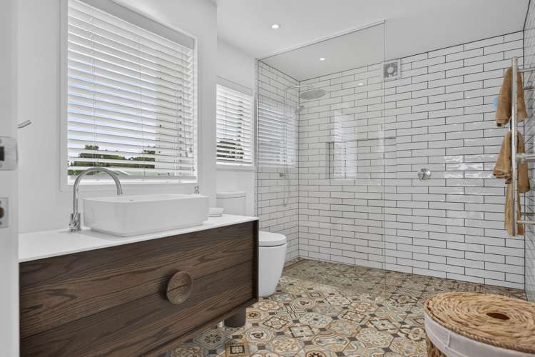 250 Centreway Road Orewa_13