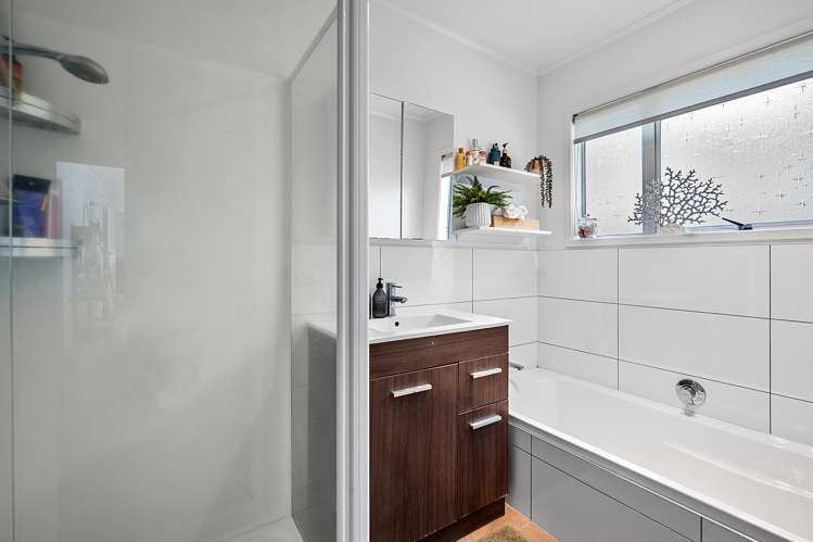 1/30 Wilkinson Way Browns Bay_12