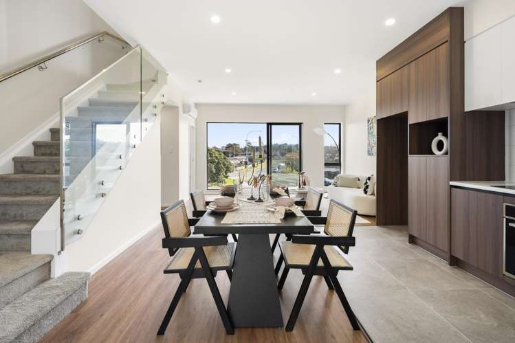 2/125 Universal Drive Henderson_18